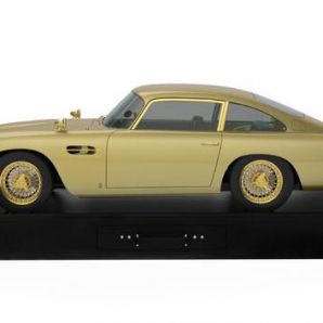 Une Aston Martin en or pour Goldfinger