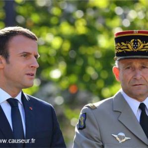 Depuis le début 2017, Donald Trump inquiète, Emmanuel Macron promet, l’or rassure.