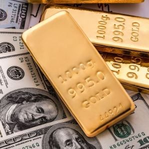 Dollar fort ou dollar faible, l’or en arbitre